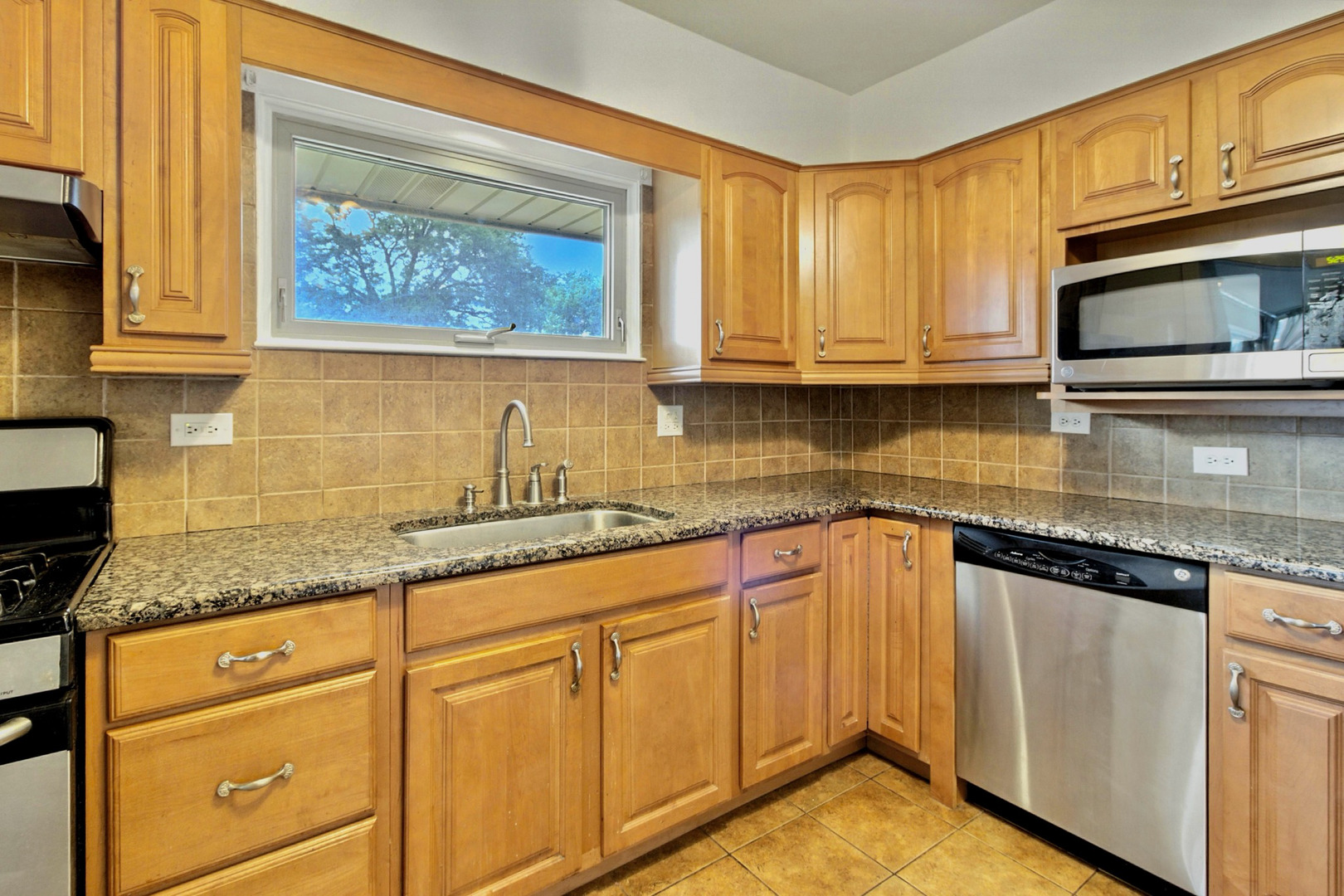 7215 Lyons Street, Morton Grove, IL 60053