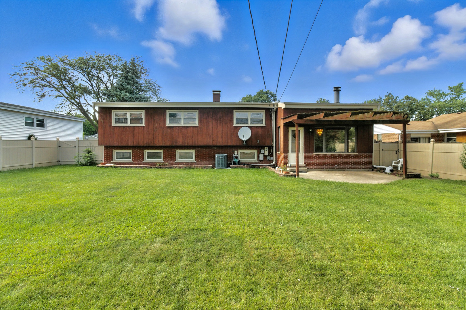 7215 Lyons Street, Morton Grove, IL 60053