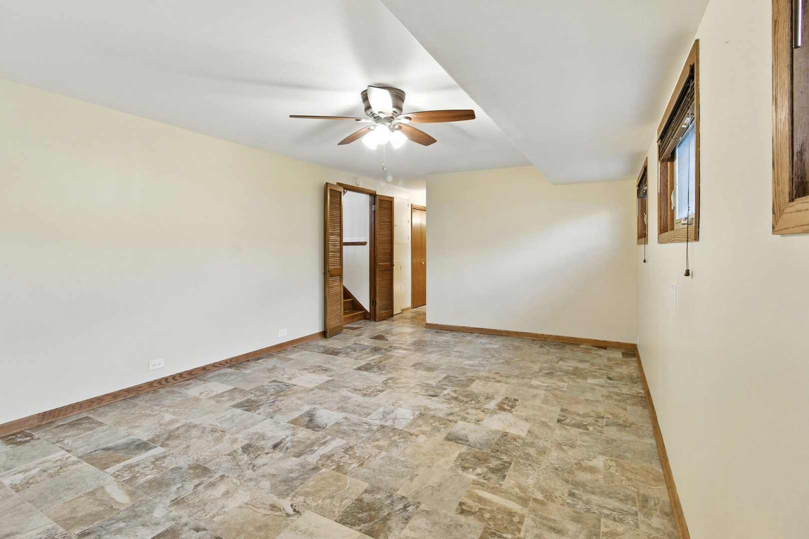 7215 Lyons Street, Morton Grove, IL 60053