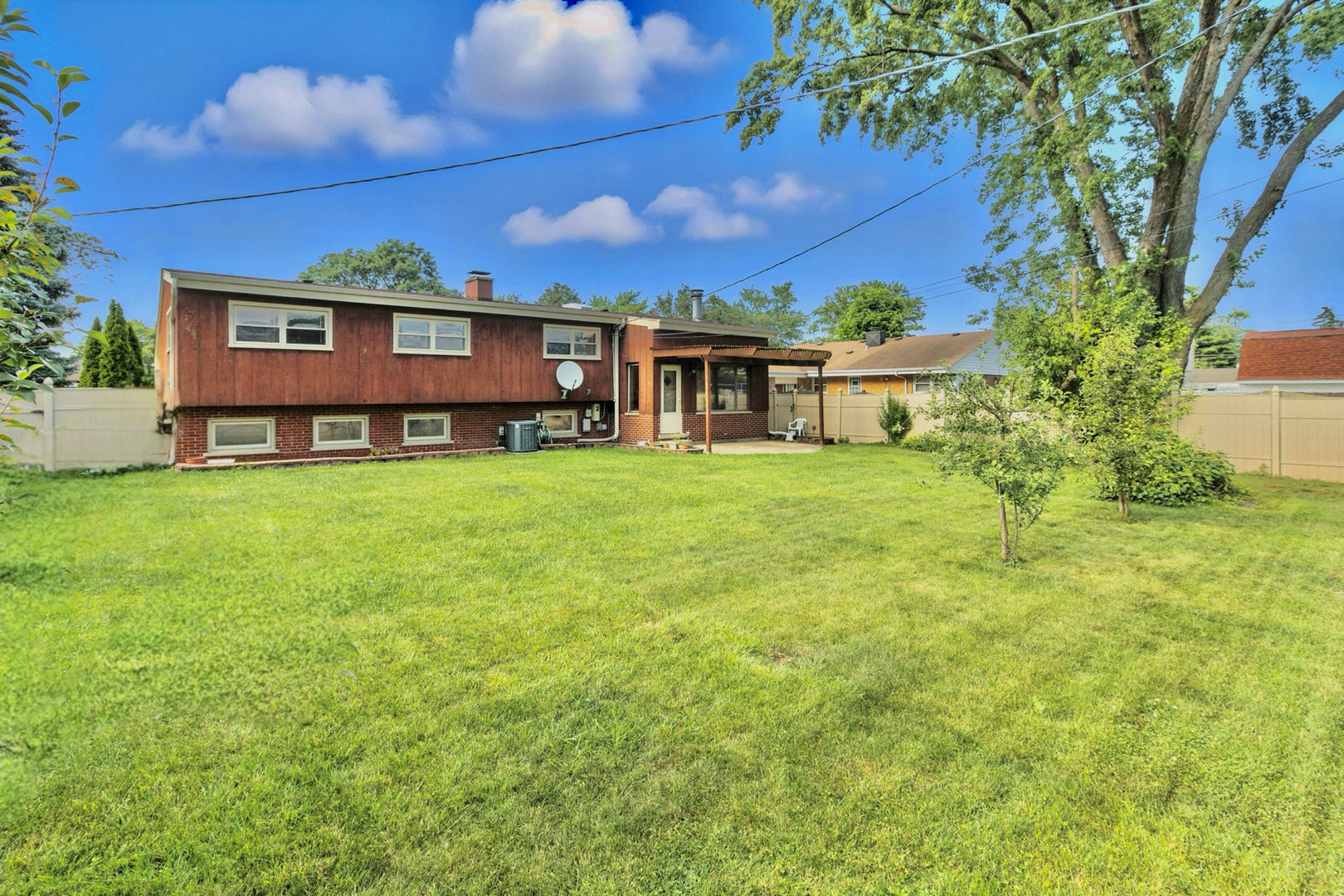 7215 Lyons Street, Morton Grove, IL 60053