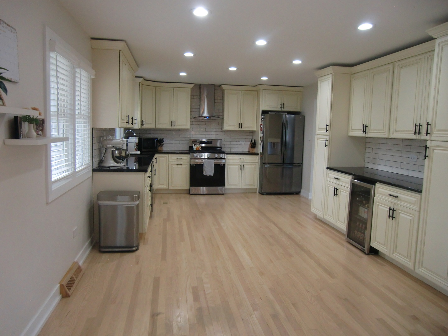 6711 W Shiawassie Drive, Palos Heights, IL 60463