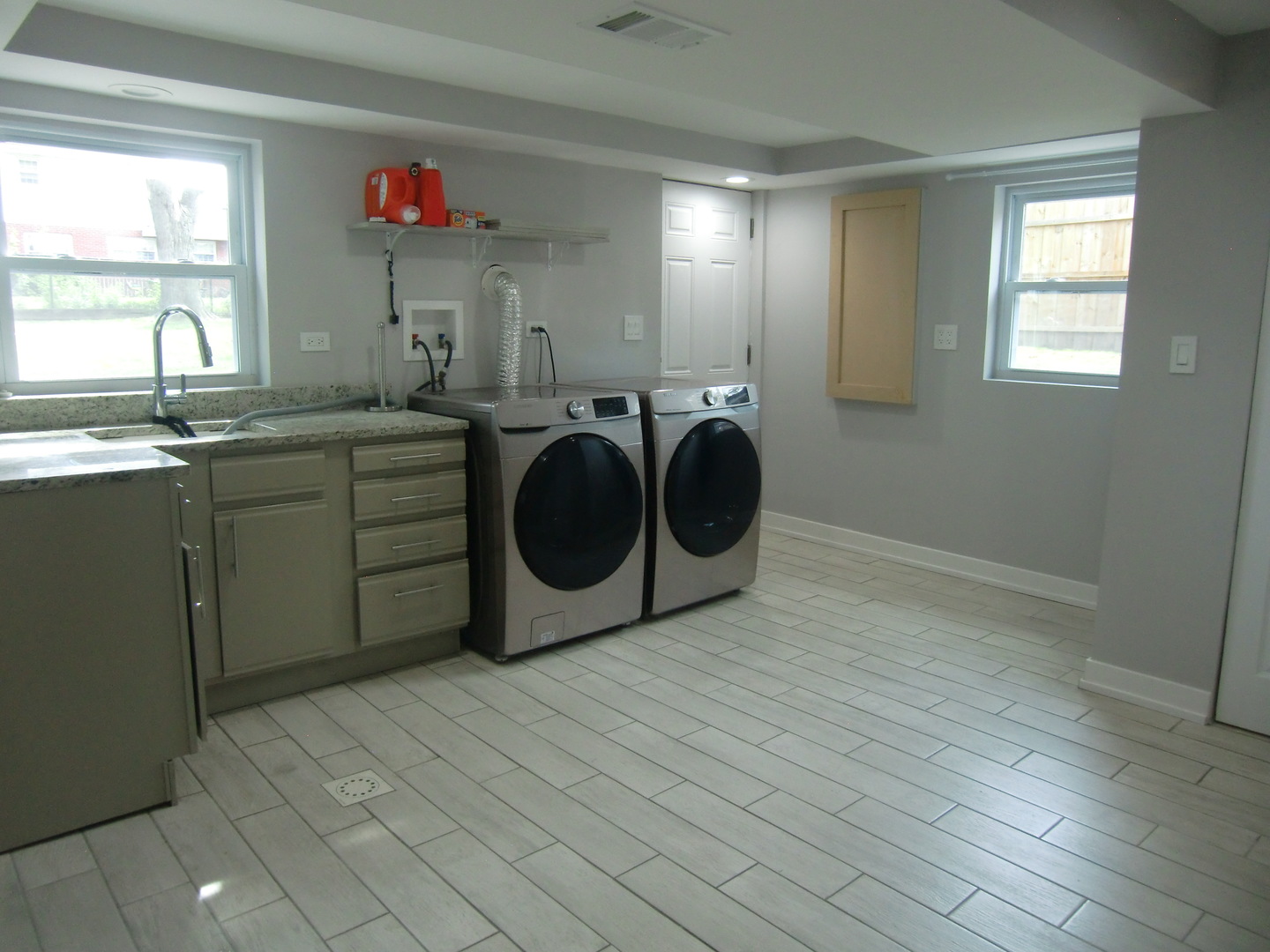 6711 W Shiawassie Drive, Palos Heights, IL 60463