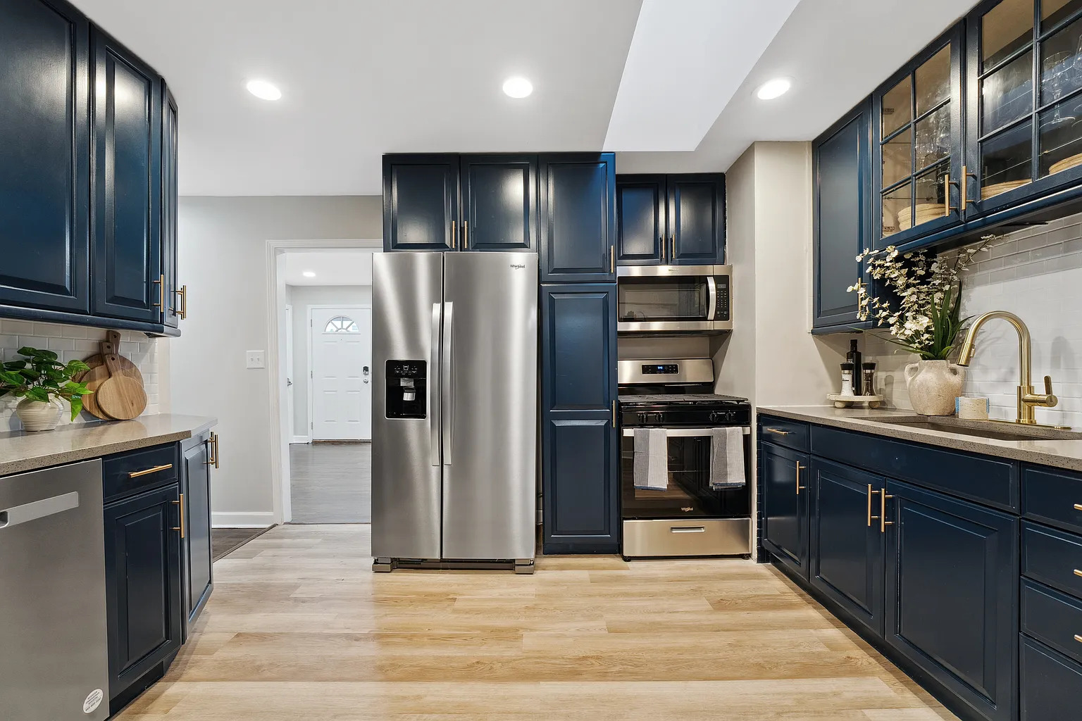 419 W Winthrop Avenue, Addison, IL 60101