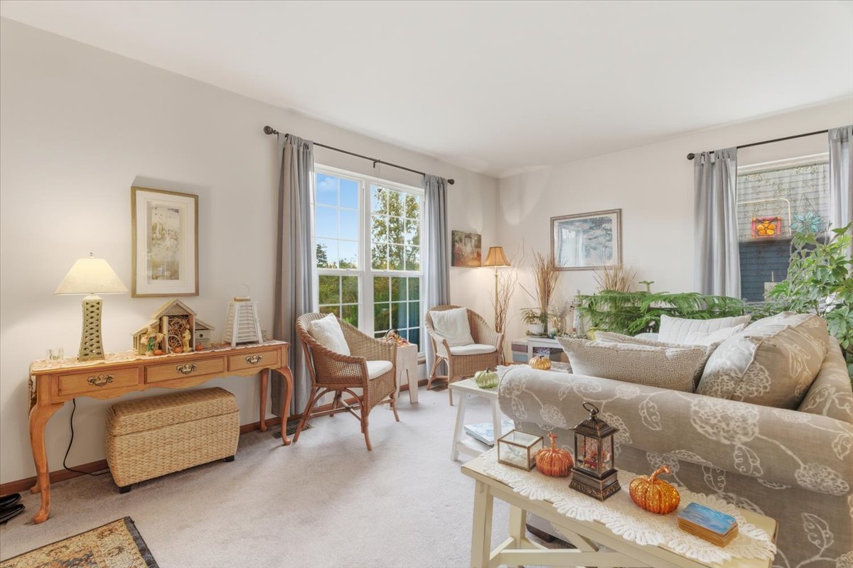 66 W Lindsay Drive, Round Lake Beach, IL 60073