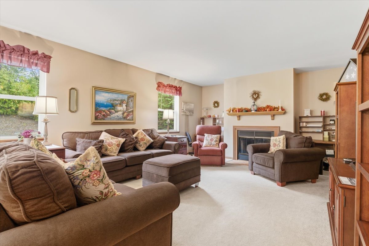 66 W Lindsay Drive, Round Lake Beach, IL 60073