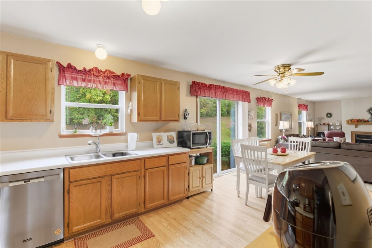 66 W Lindsay Drive, Round Lake Beach, IL 60073