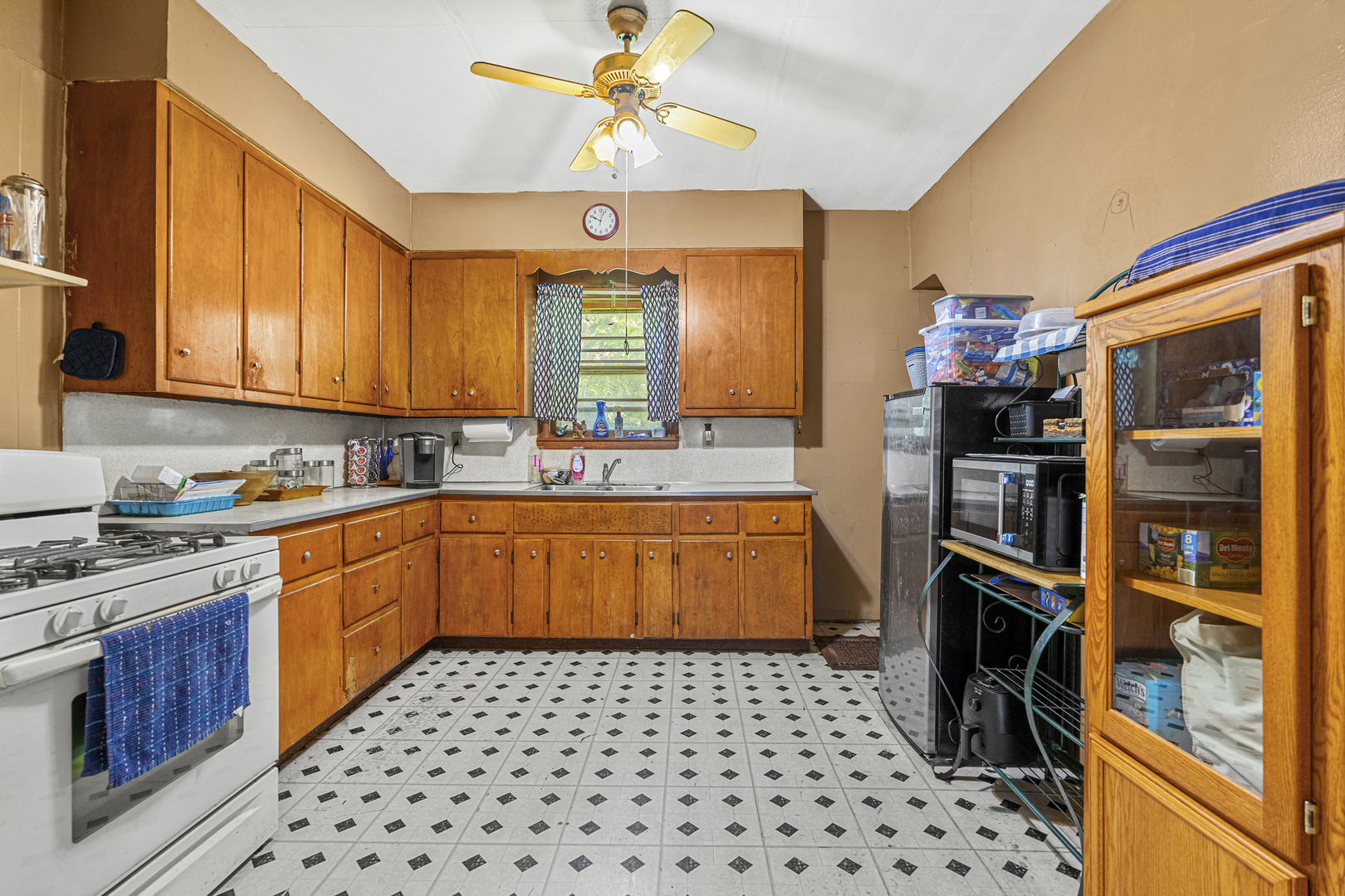 101 W 2nd Street, Lindenwood, IL 61049