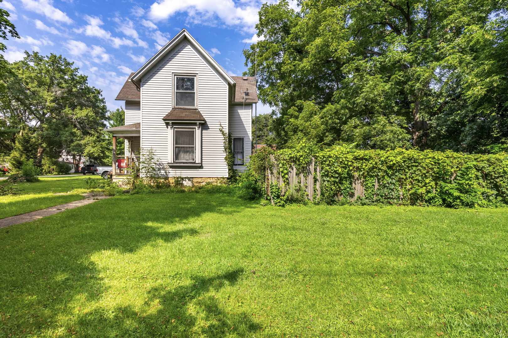 101 W 2nd Street, Lindenwood, IL 61049