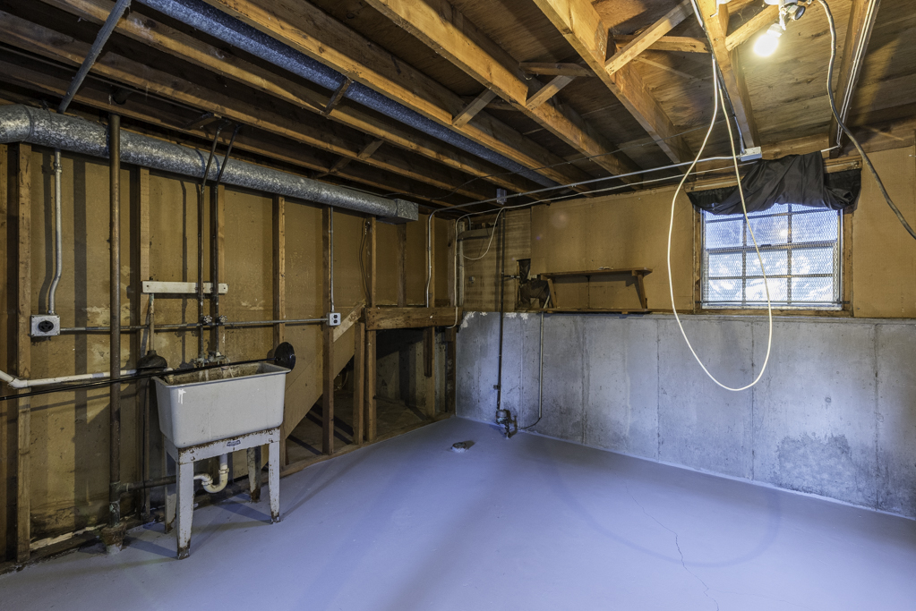 2713 W VERMONT Avenue, Waukegan, IL 60087