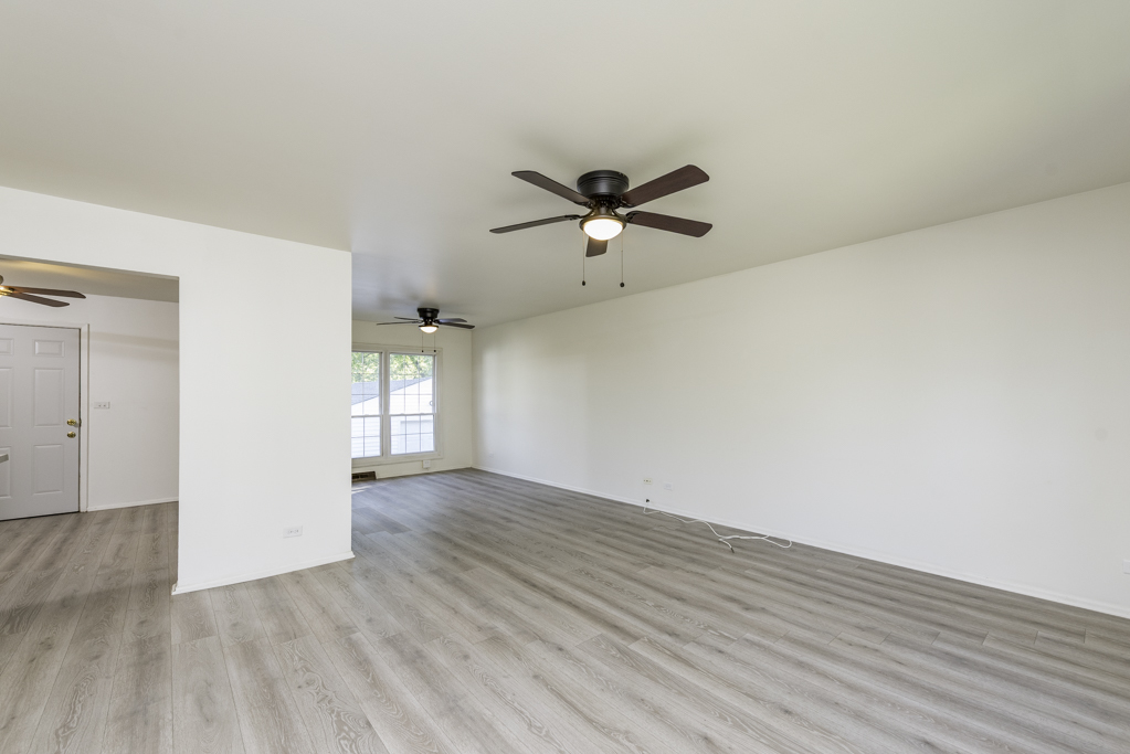 2713 W VERMONT Avenue, Waukegan, IL 60087