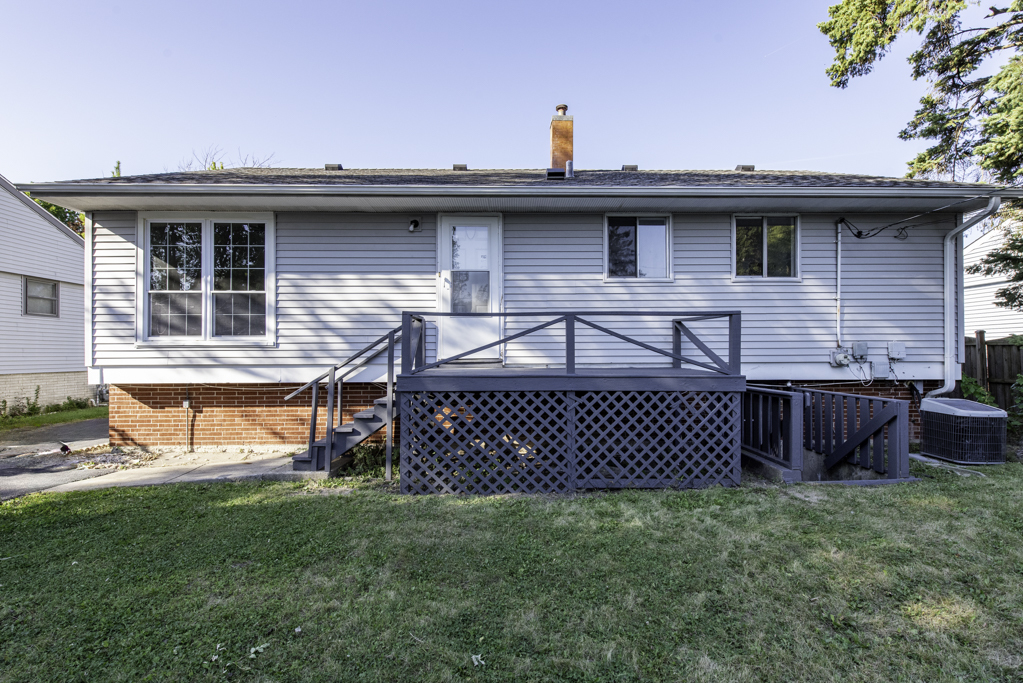 2713 W VERMONT Avenue, Waukegan, IL 60087