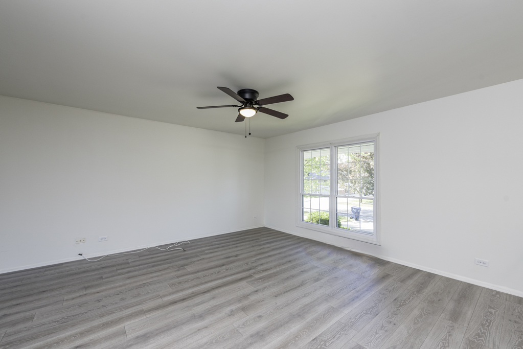 2713 W VERMONT Avenue, Waukegan, IL 60087