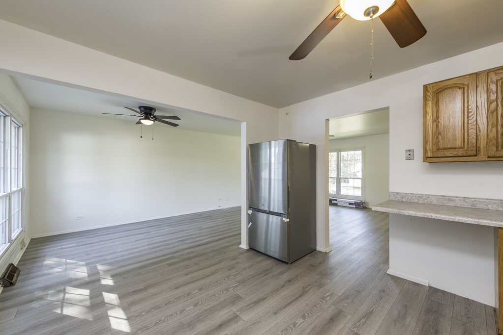 2713 W VERMONT Avenue, Waukegan, IL 60087