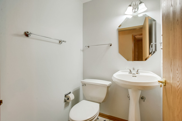 2314 Woodside Drive #34-C-2, Carpentersville, IL 60110