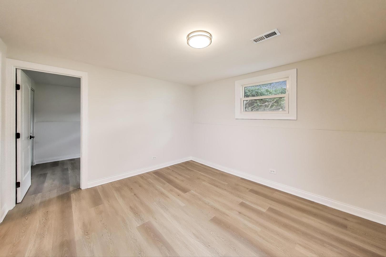 6915 Hawthorne Lane, Hanover Park, IL 60133