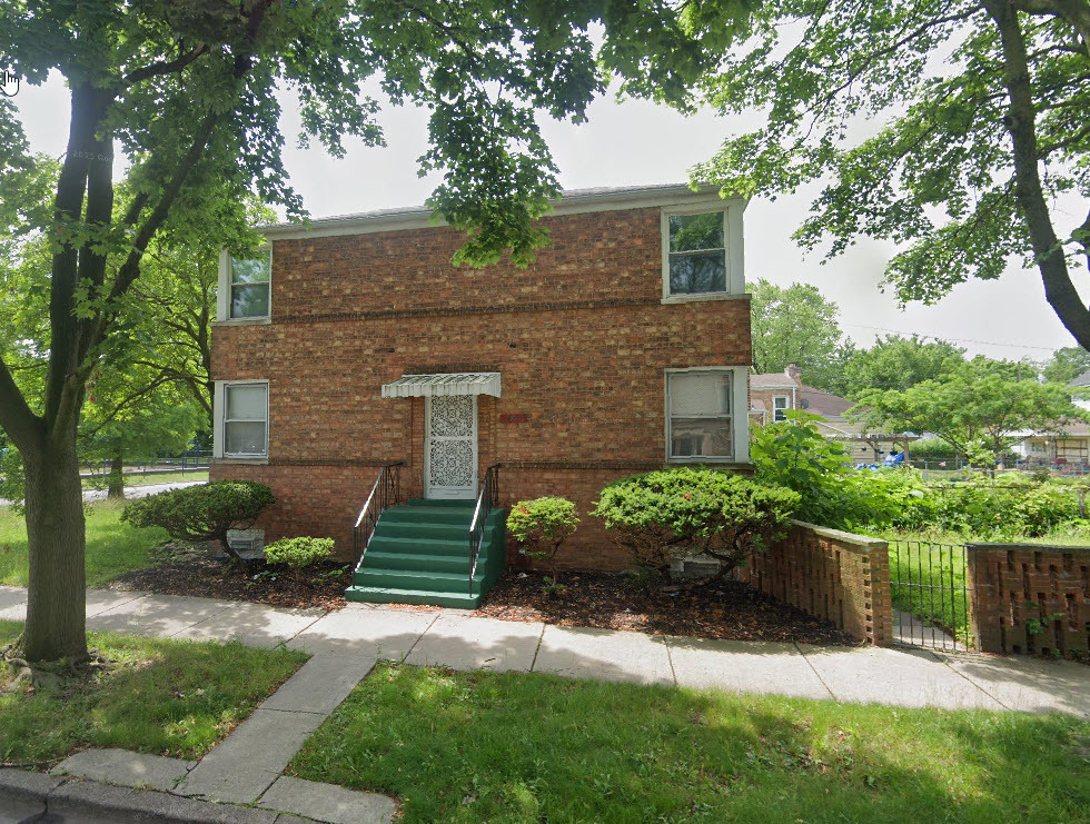 8900 S Dauphin Avenue, Chicago, IL 60619