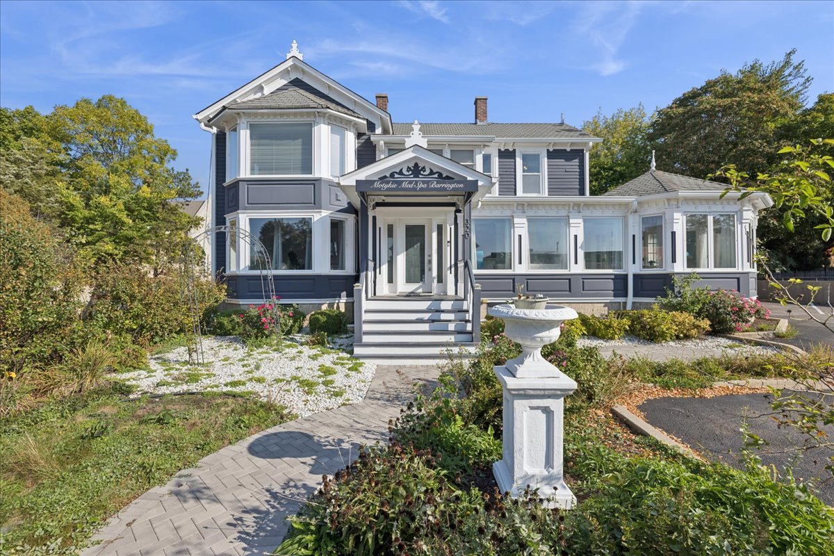 320 E Main Street, Barrington, IL 60010