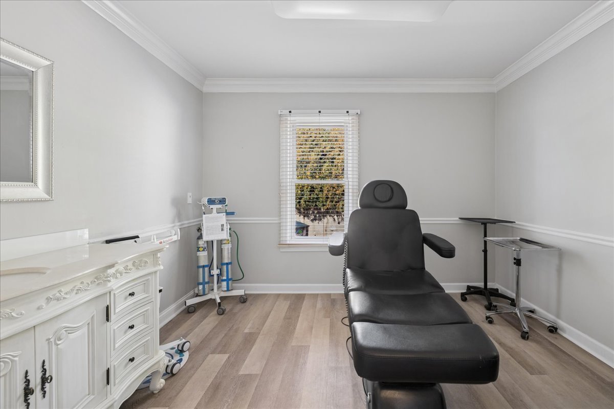 320 E Main Street, Barrington, IL 60010