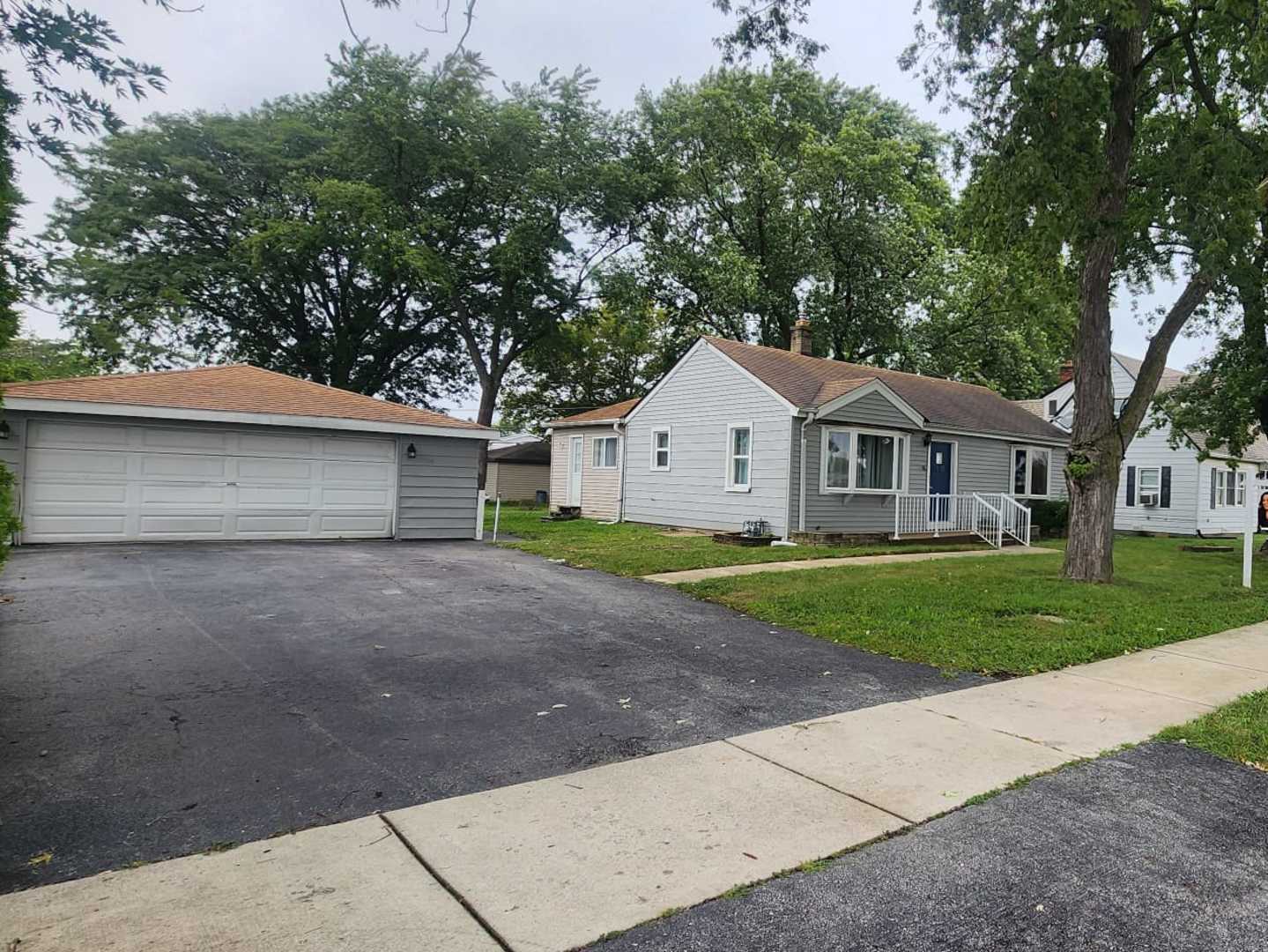 7530 S Oconto Avenue, Bridgeview, IL 60455