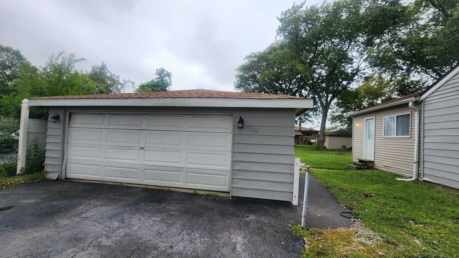 7530 S Oconto Avenue, Bridgeview, IL 60455