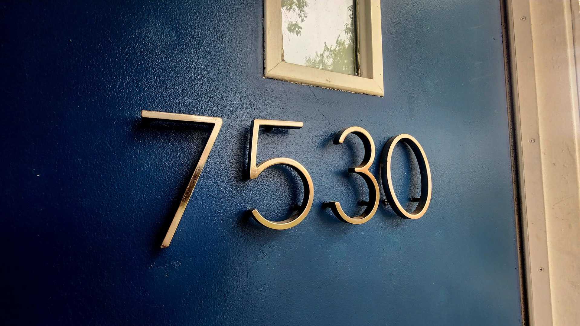 7530 S Oconto Avenue, Bridgeview, IL 60455