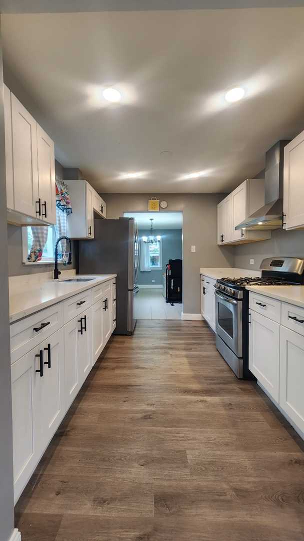 7530 S Oconto Avenue, Bridgeview, IL 60455