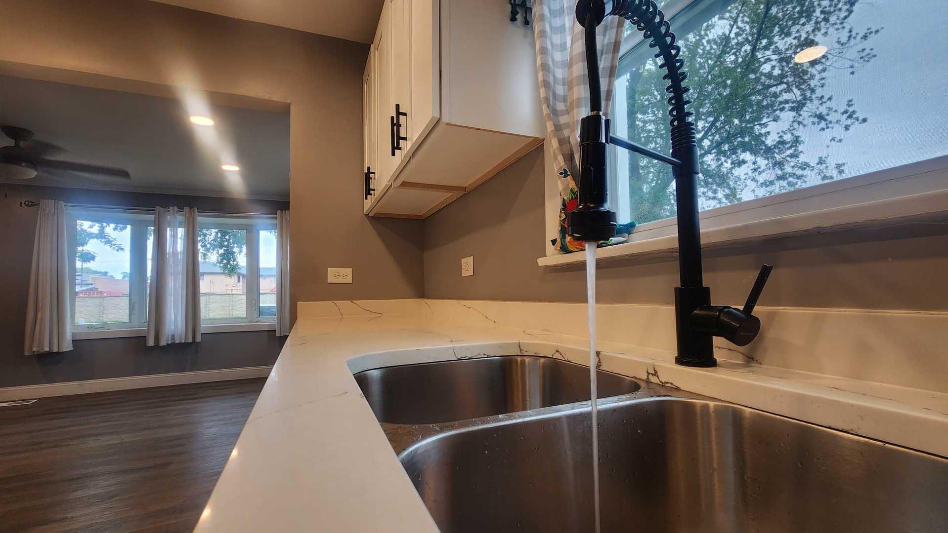 7530 S Oconto Avenue, Bridgeview, IL 60455