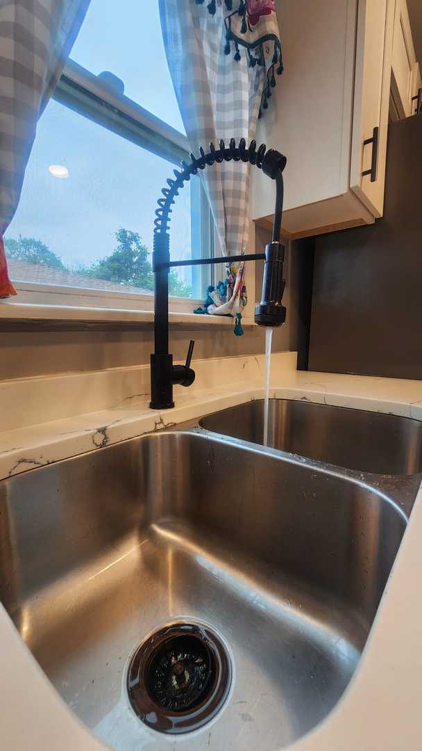 7530 S Oconto Avenue, Bridgeview, IL 60455