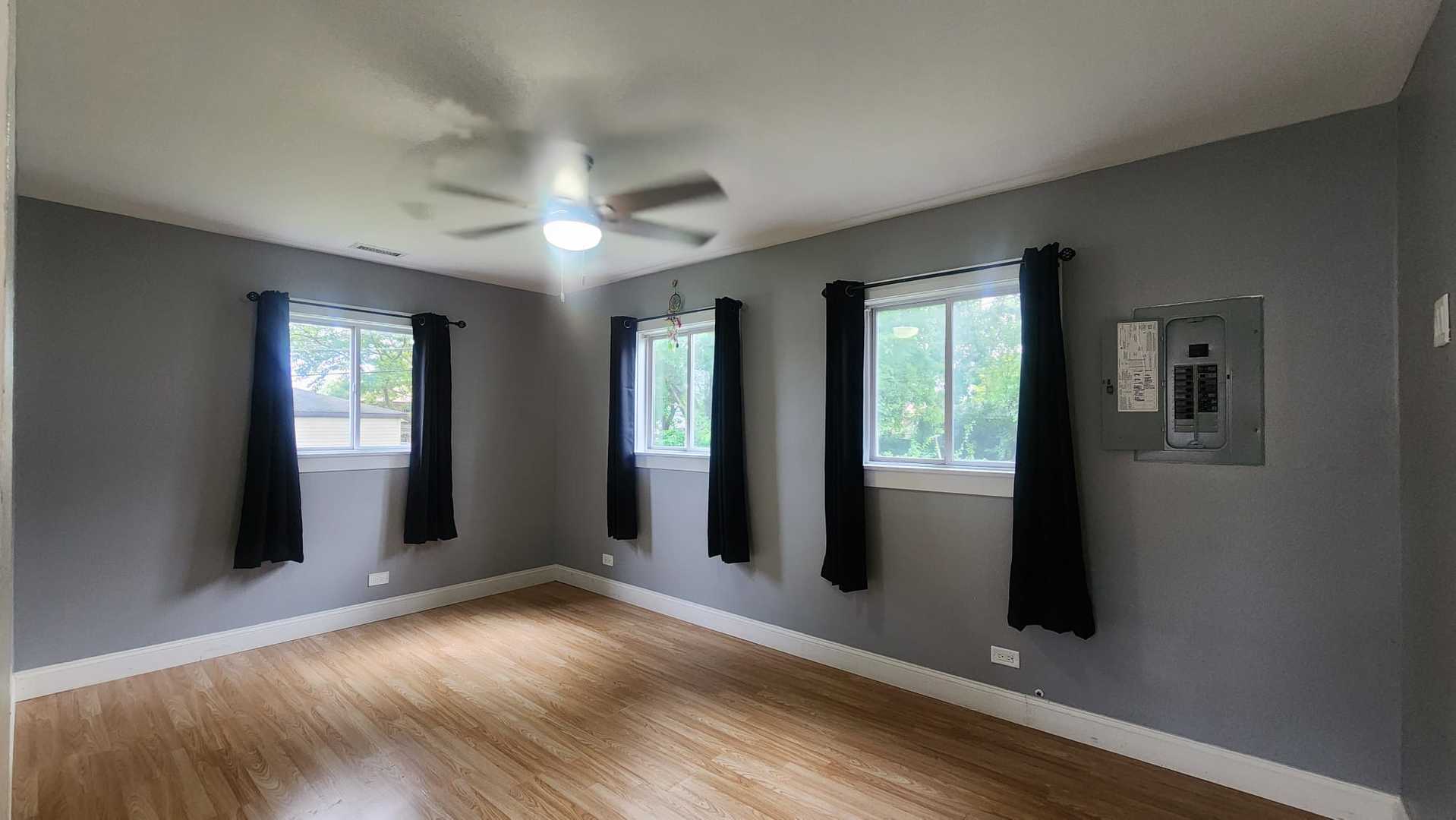 7530 S Oconto Avenue, Bridgeview, IL 60455