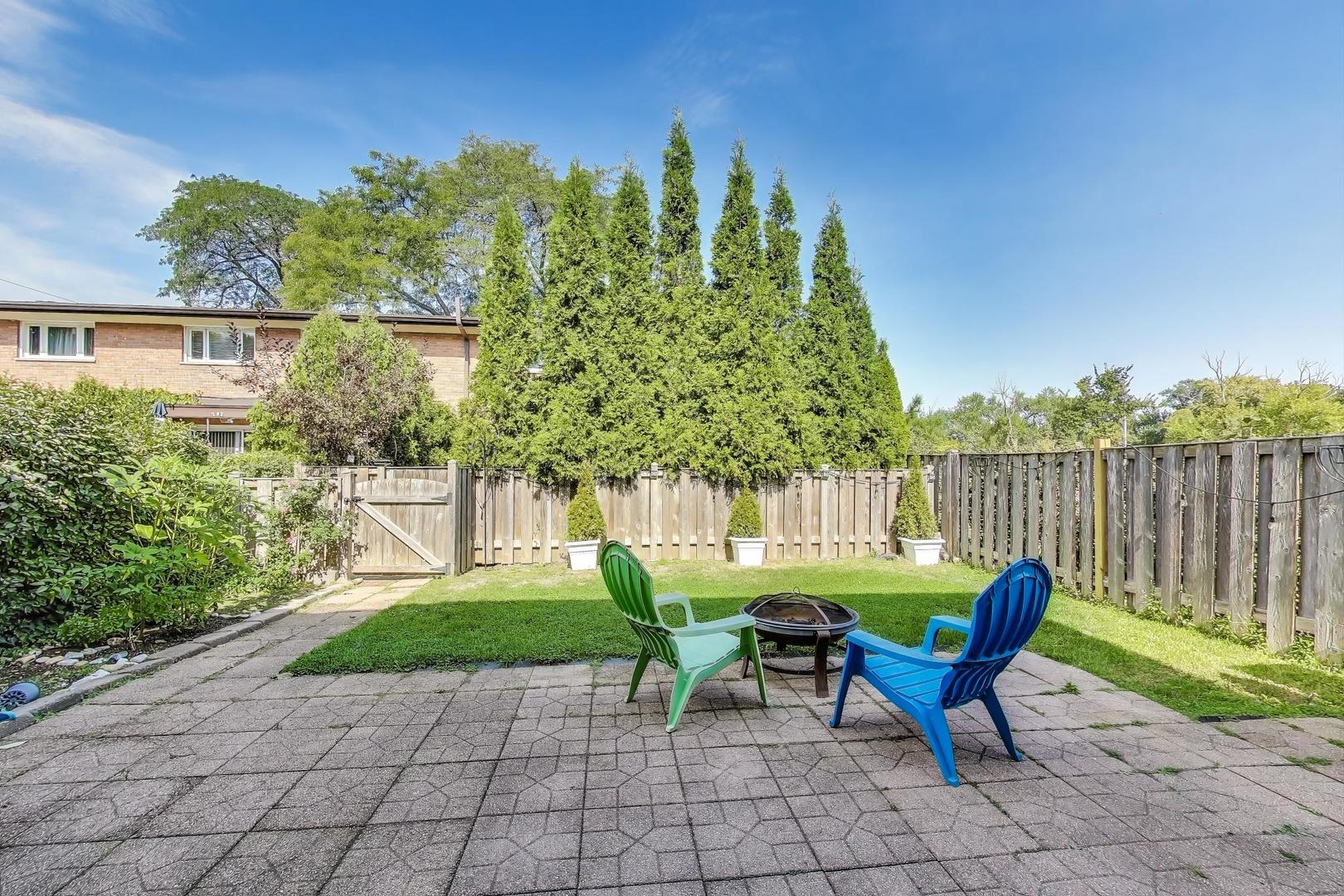 270 Crestwood Village, Northfield, IL 60093