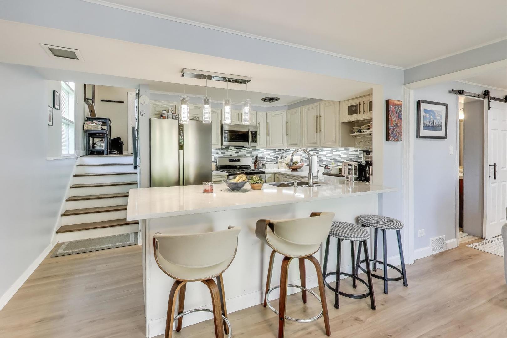 270 Crestwood Village, Northfield, IL 60093