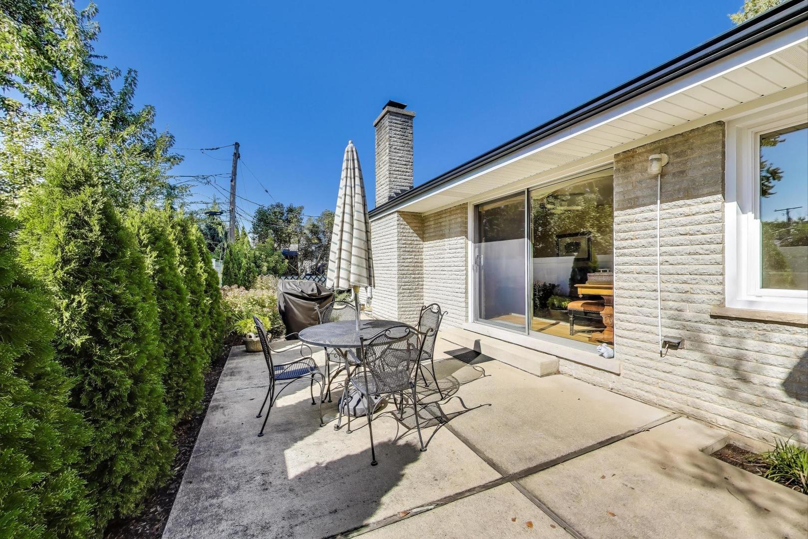 535 King Lane, Des Plaines, IL 60016