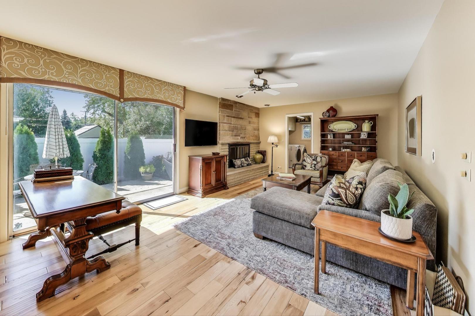 535 King Lane, Des Plaines, IL 60016