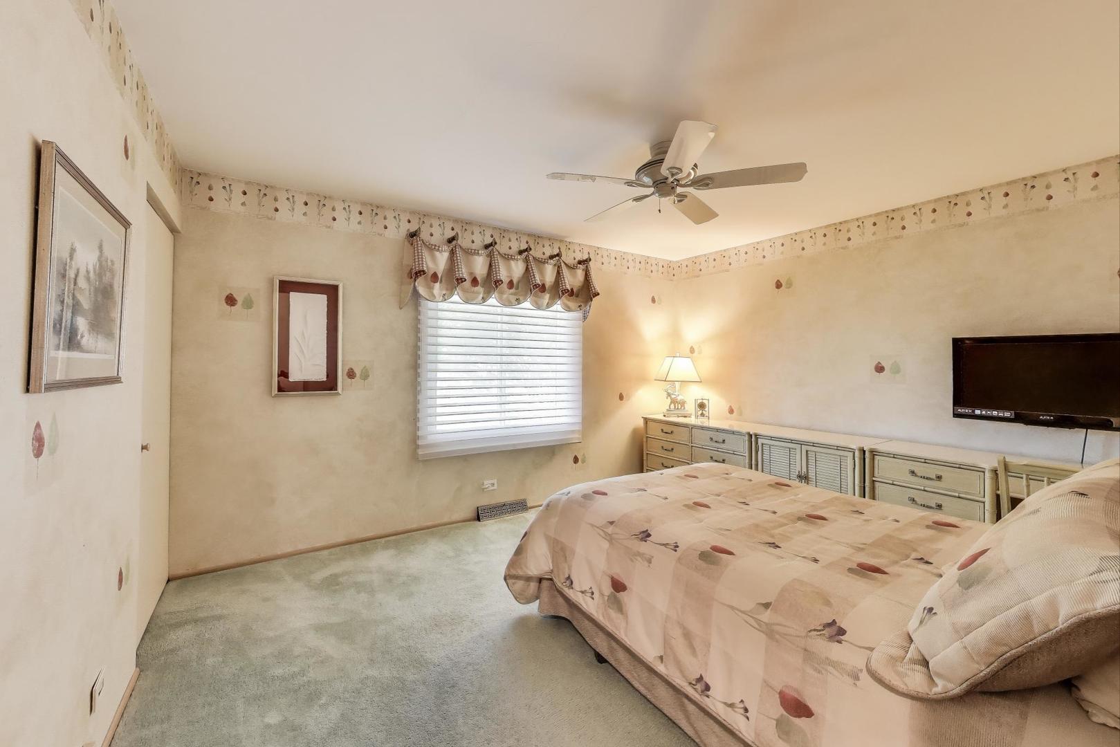 535 King Lane, Des Plaines, IL 60016
