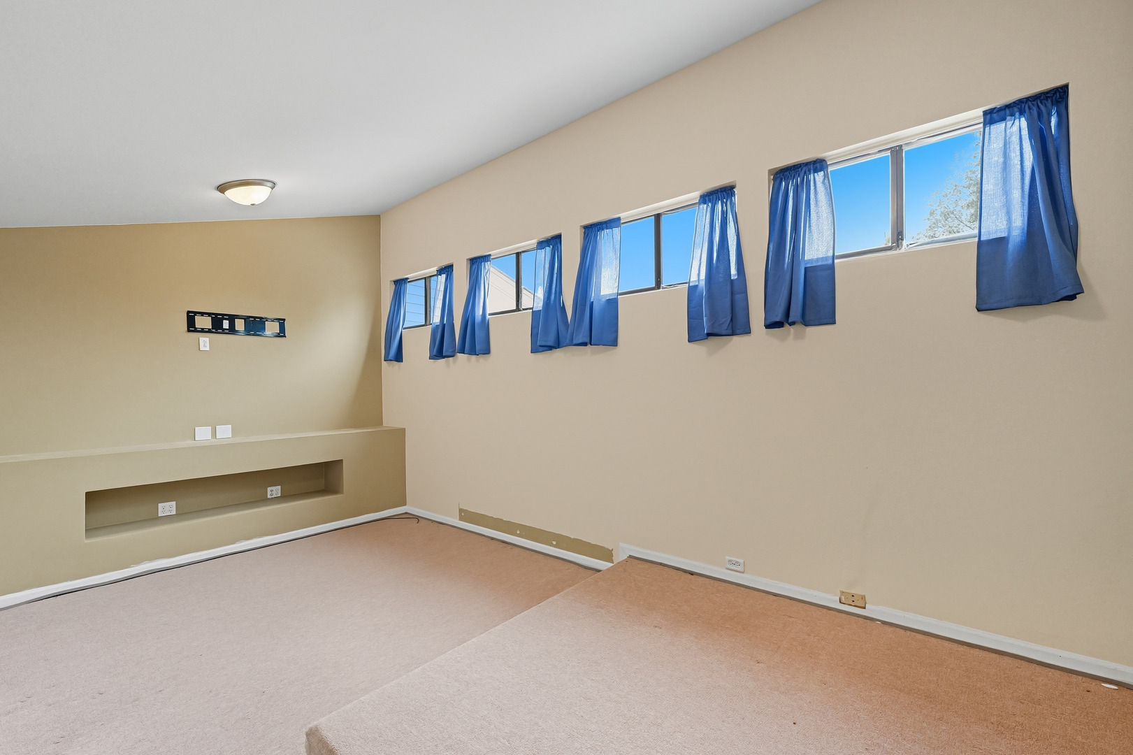 18638 Golfview Drive, Hazel Crest, IL 60429