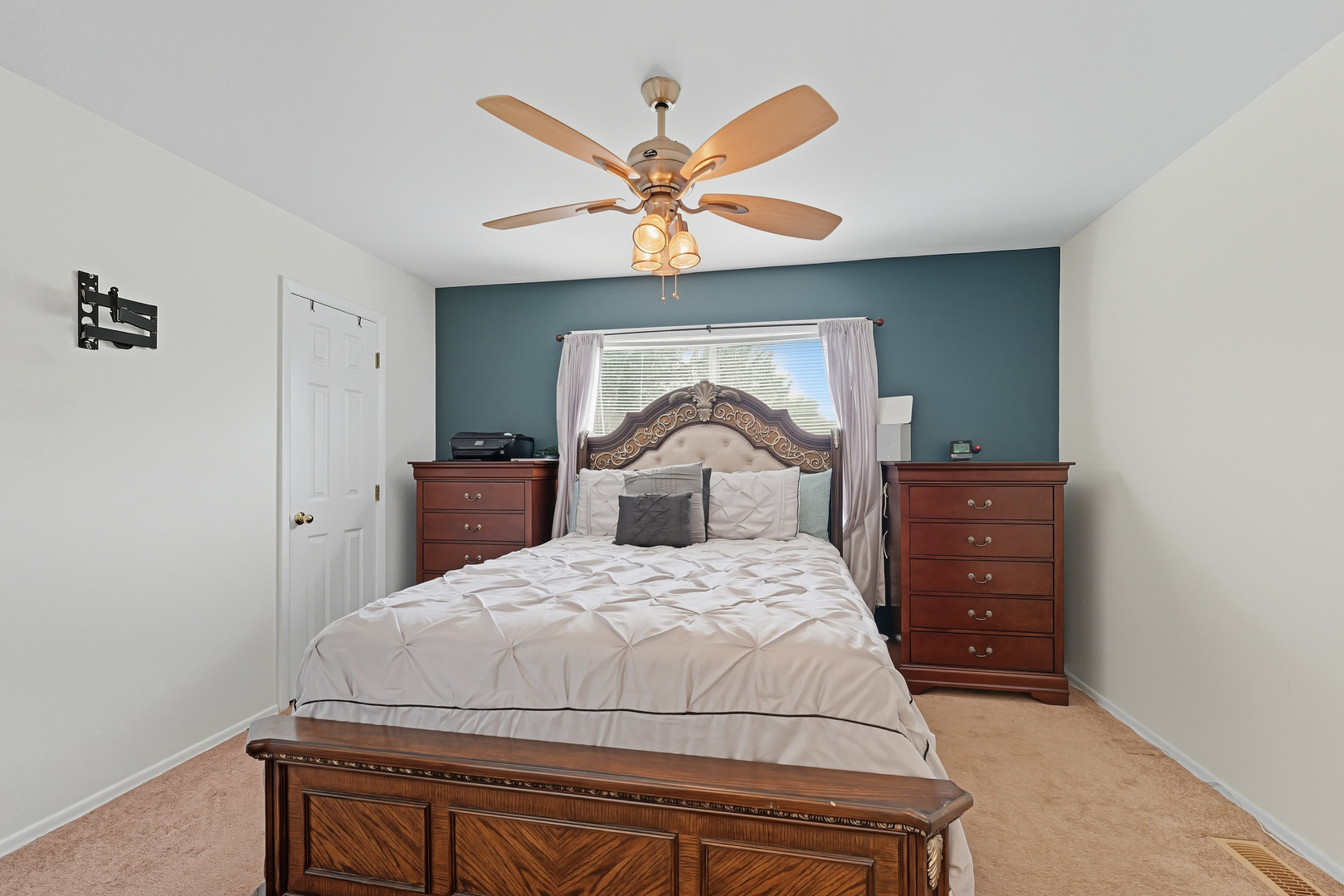 18638 Golfview Drive, Hazel Crest, IL 60429