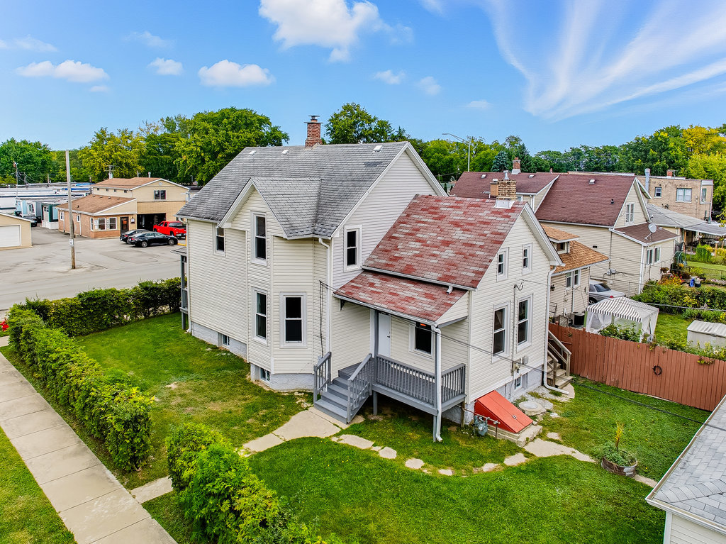 2823 Broadway Street, Blue Island, IL 60406