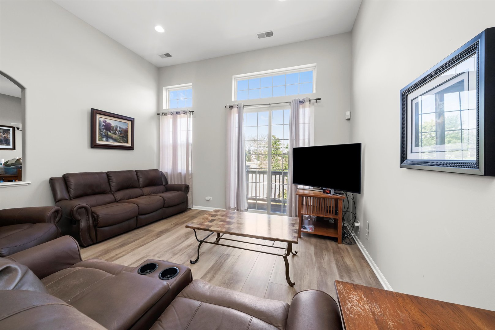 8830 CONCORD Lane #J, Justice, IL 60458