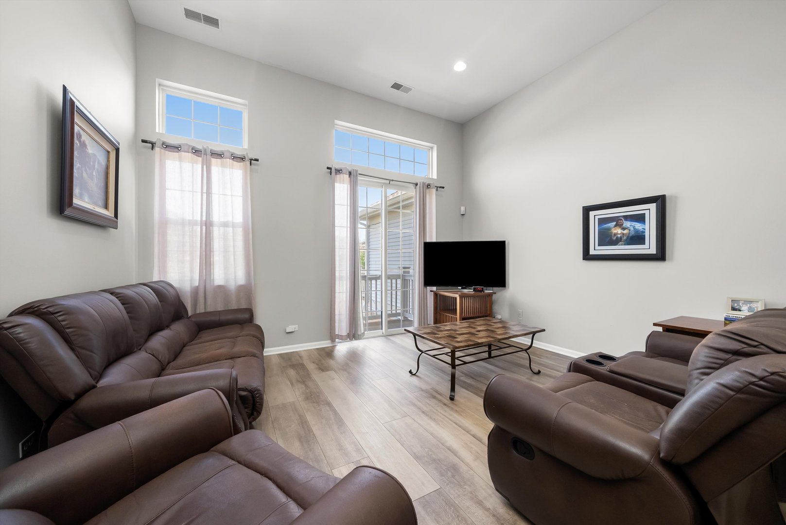 8830 CONCORD Lane #J, Justice, IL 60458