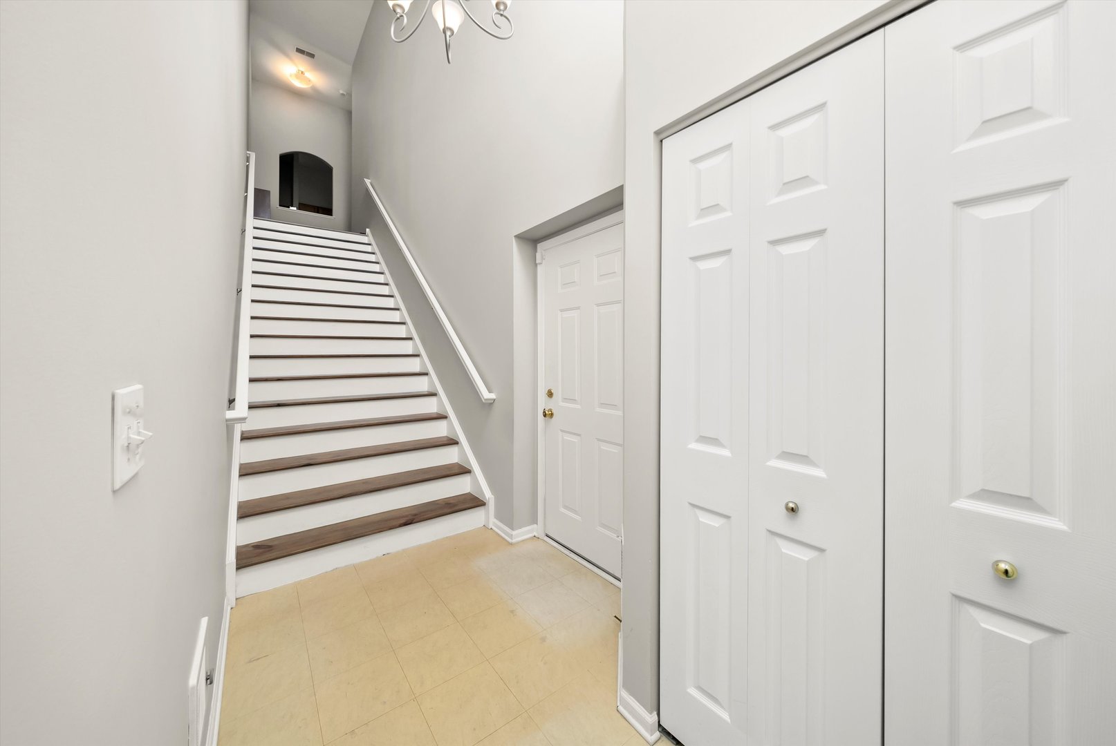 8830 CONCORD Lane #J, Justice, IL 60458