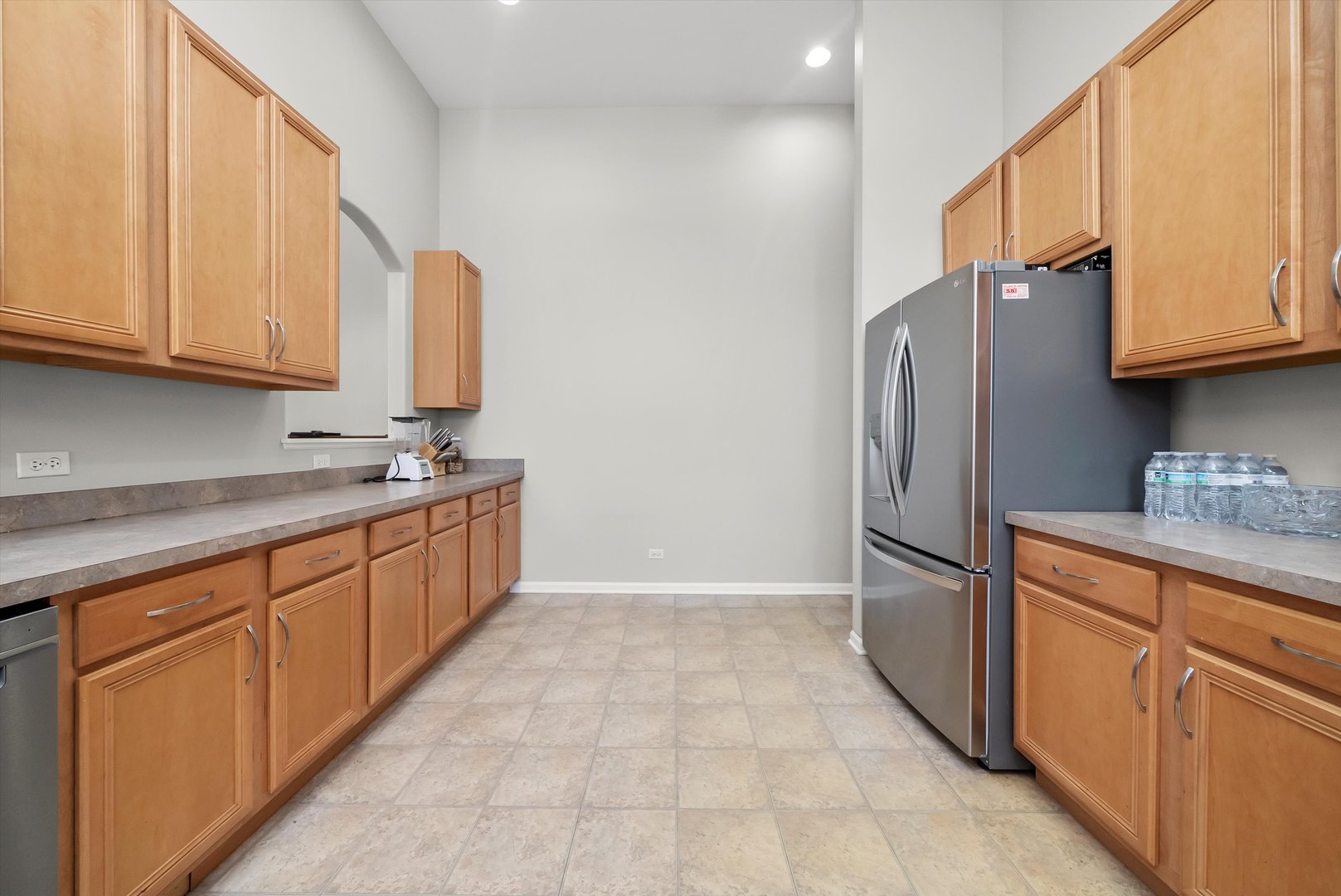 8830 CONCORD Lane #J, Justice, IL 60458
