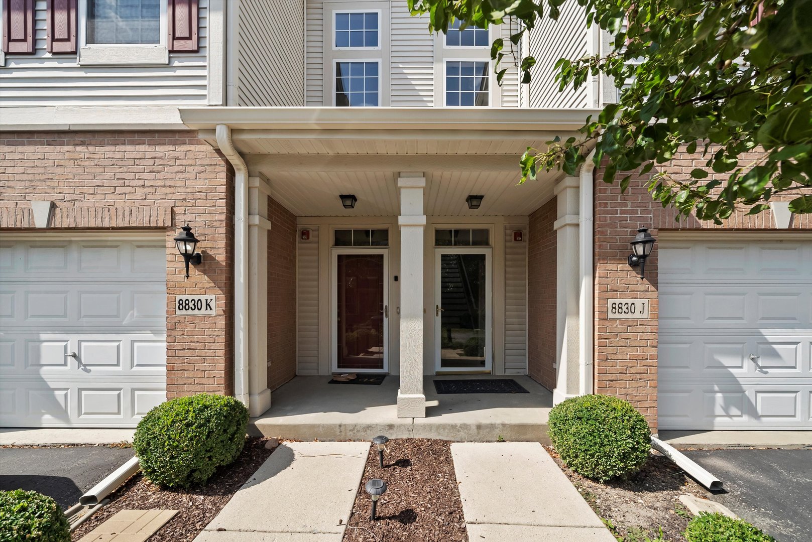 8830 CONCORD Lane #J, Justice, IL 60458