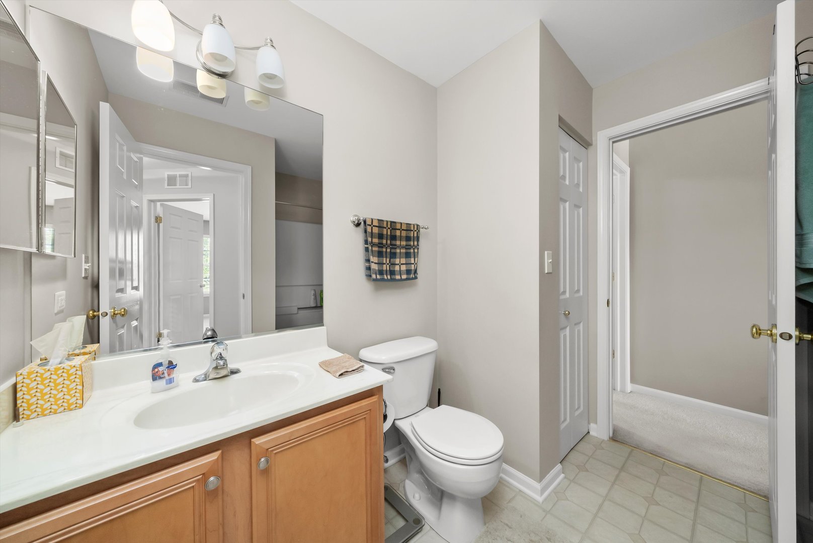 8830 CONCORD Lane #J, Justice, IL 60458