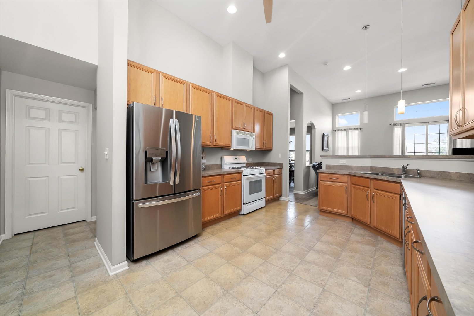 8830 CONCORD Lane #J, Justice, IL 60458