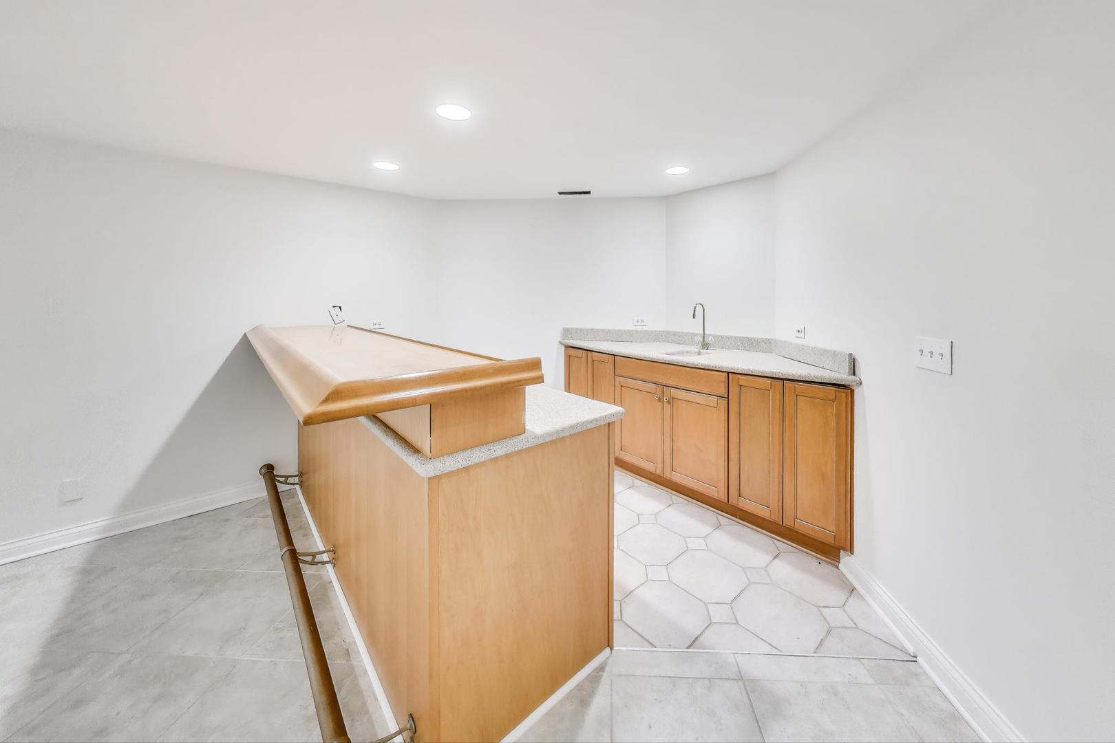 1620 TimberWoods Lane, Libertyville, IL 60048