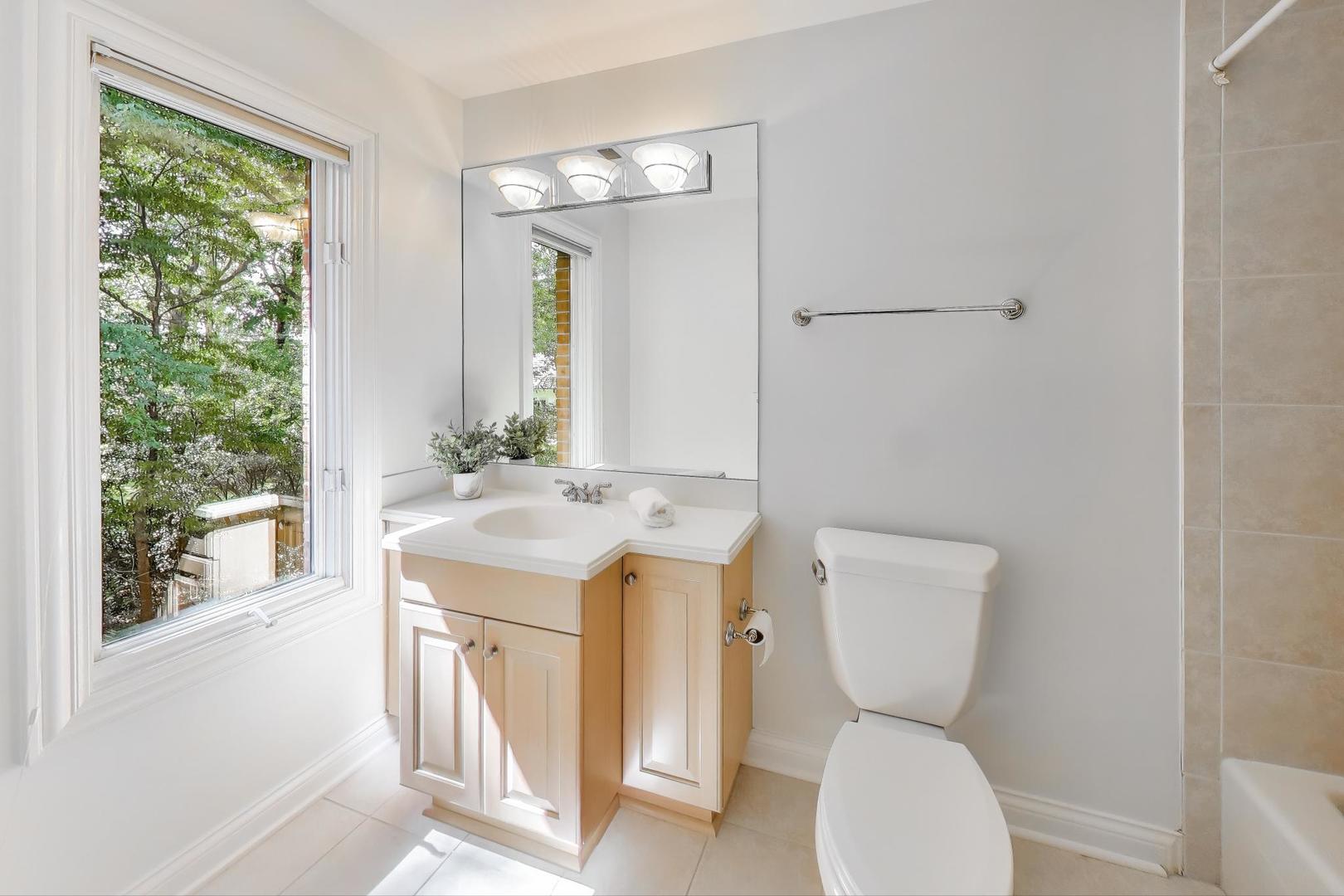 1620 TimberWoods Lane, Libertyville, IL 60048