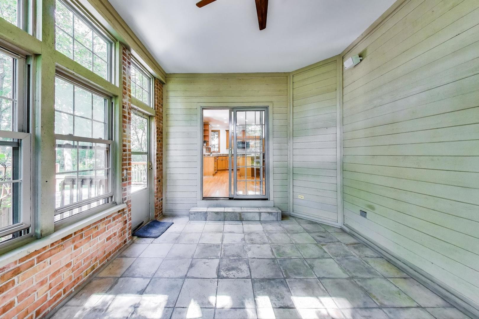 1620 TimberWoods Lane, Libertyville, IL 60048