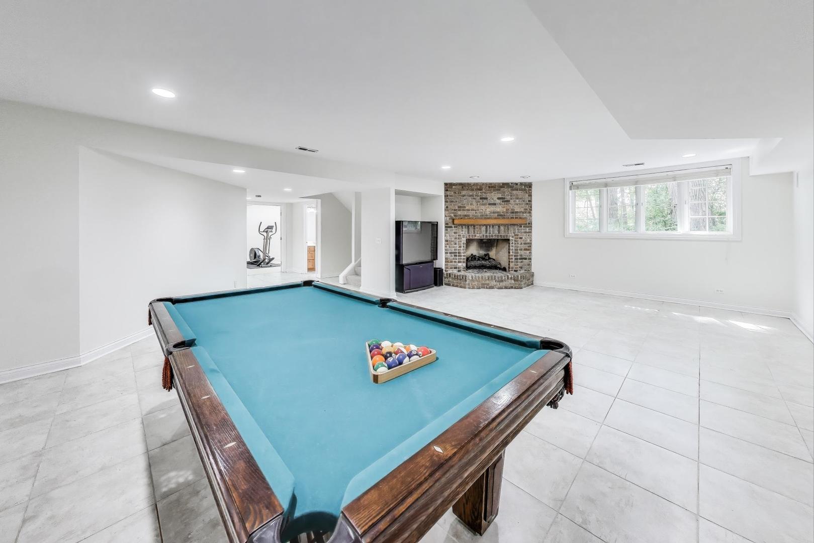 1620 TimberWoods Lane, Libertyville, IL 60048