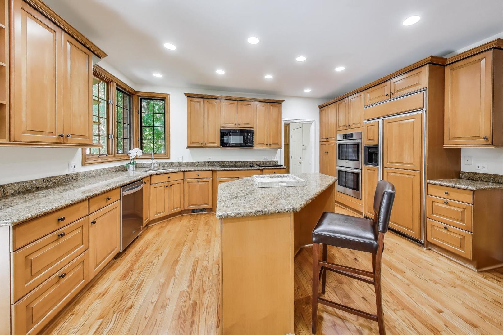 1620 TimberWoods Lane, Libertyville, IL 60048