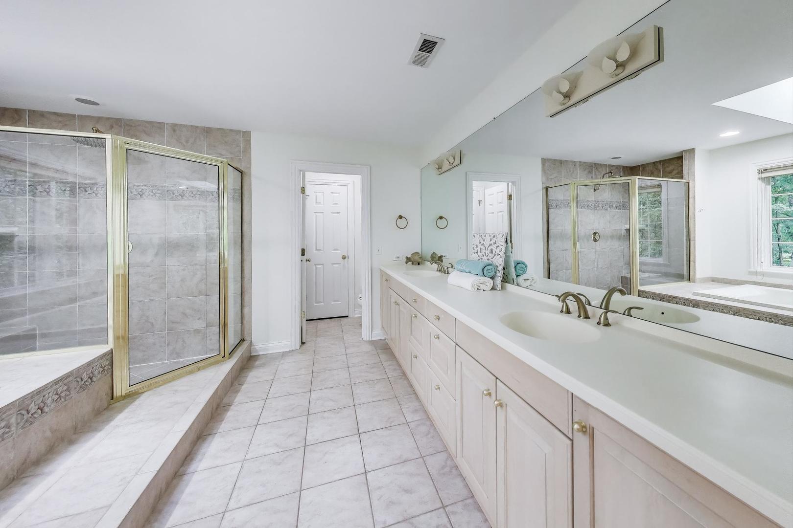 1620 TimberWoods Lane, Libertyville, IL 60048